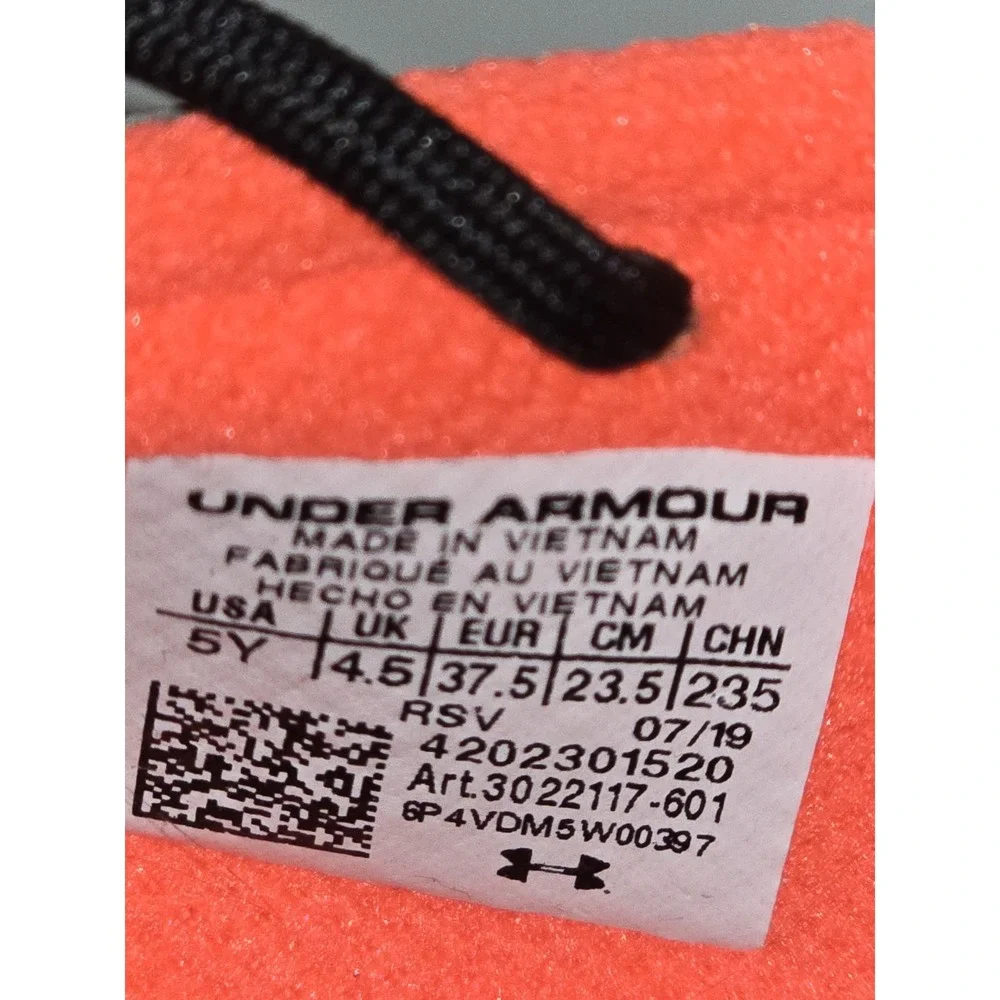 NEW Under Armour Boys 3Zero III Basketball Shoes Size 5 Youth Stephen Curry‎